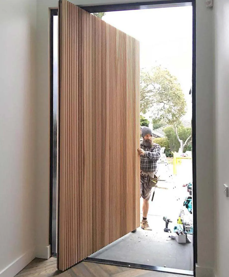 pivoting door