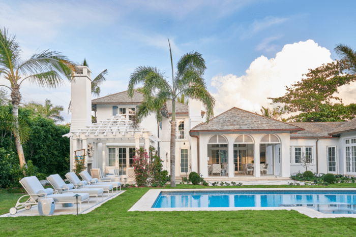 houses with pools