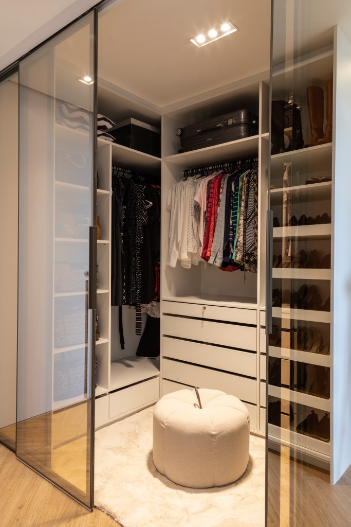 como-organizar-um-closet-pequeno