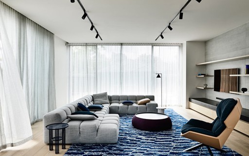 decoracao-de-sala-com-tapete-colorido
