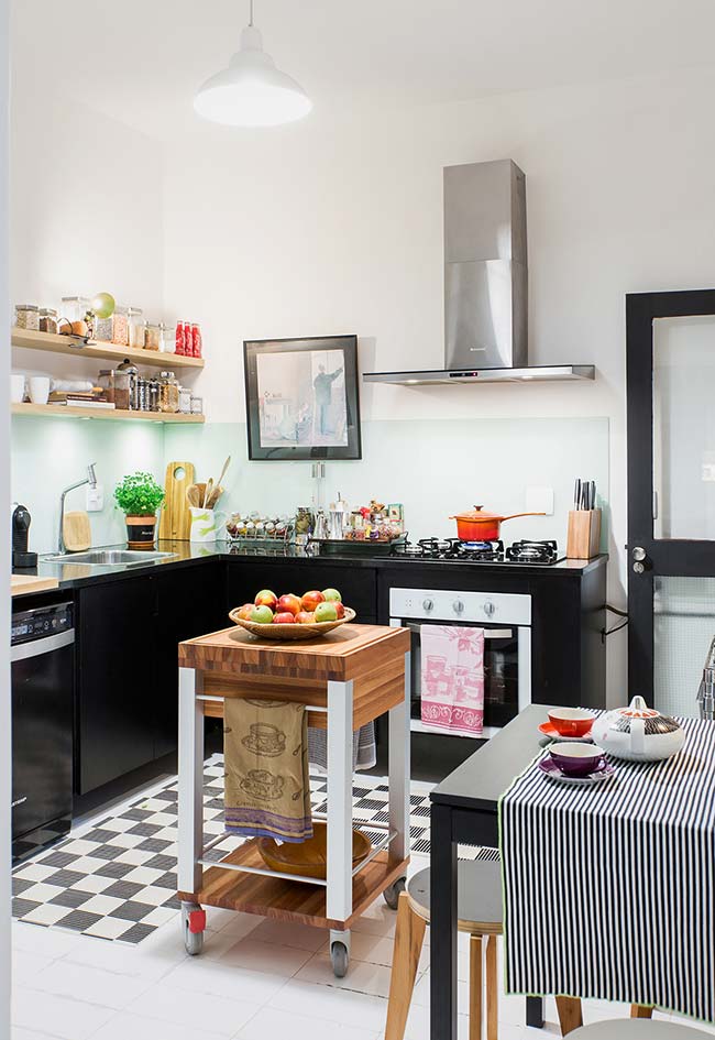 decoracao-de-cozinha-preta-e-branca