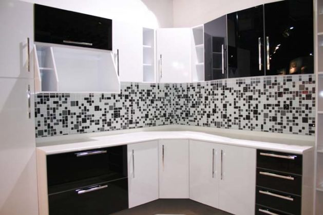 decoracao-de-cozinha-preta-e-branca
