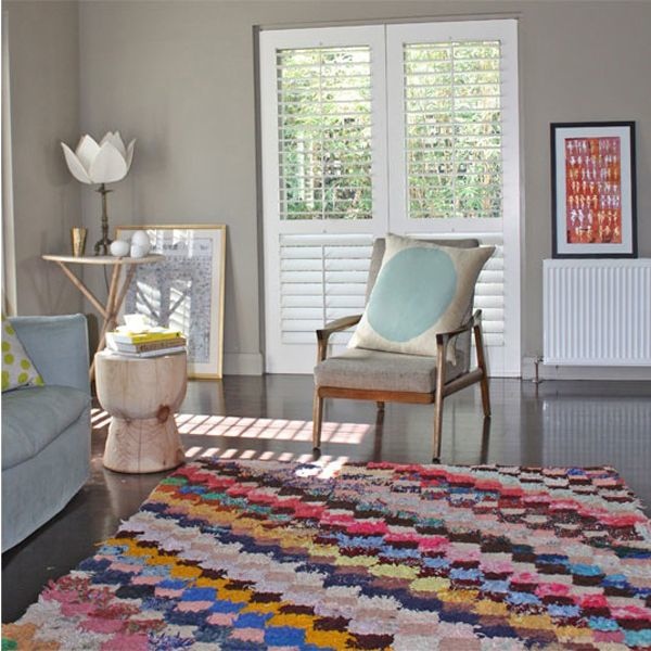decoracao-de-sala-com-tapete-colorido