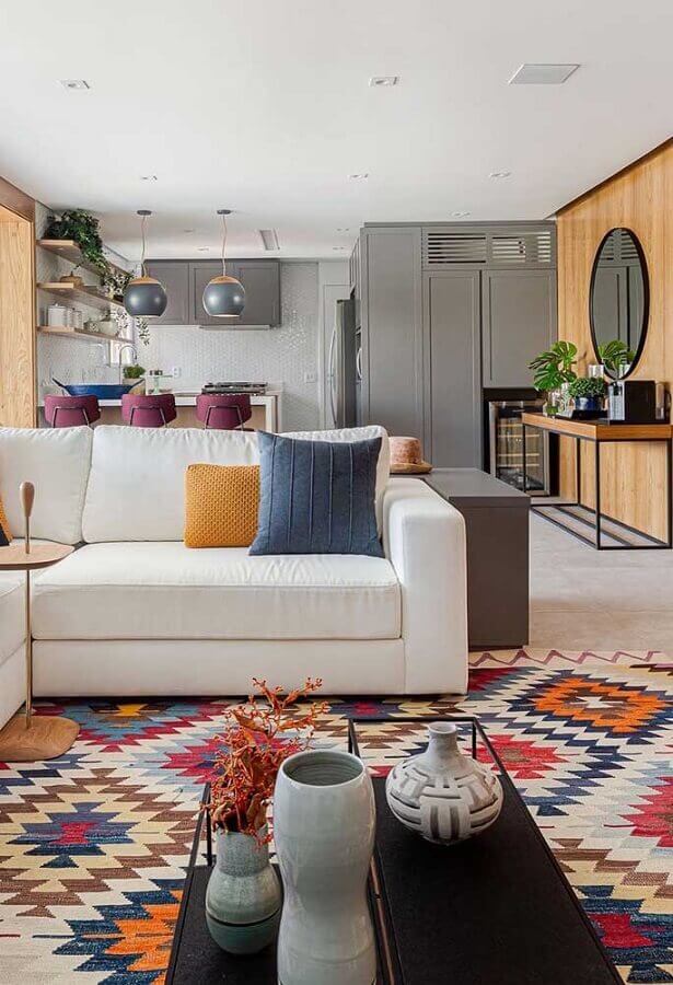 decoracao-de-sala-com-tapete-colorido