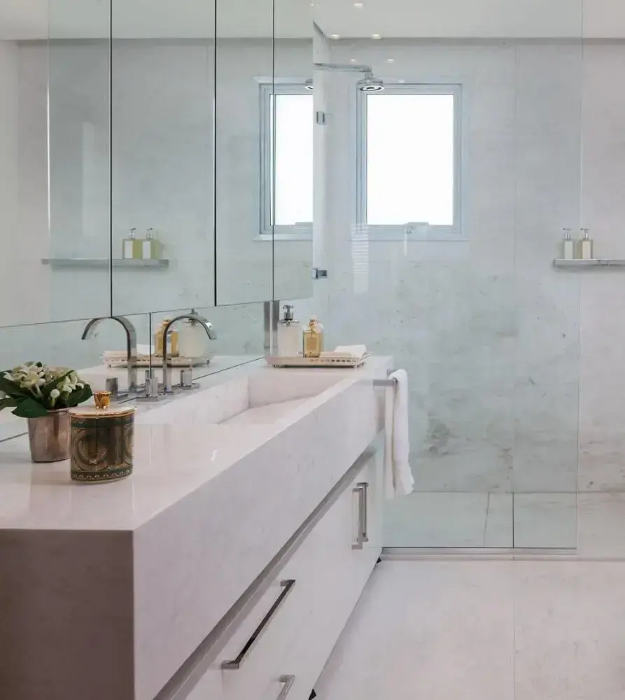 banheiro-decorado-com-marmore-44-ideias-de-decoracao-belissimas-2