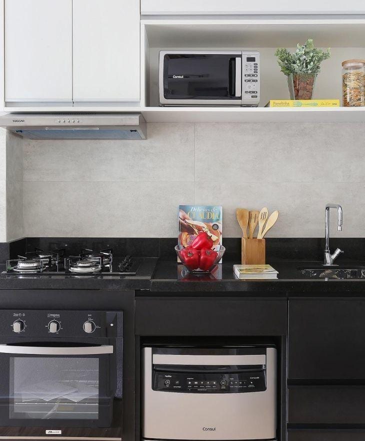 decoracao-de-cozinha-preta-e-branca