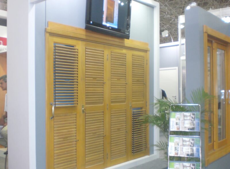 ideias-de-portas-de-madeira-para-decorar-a-casa