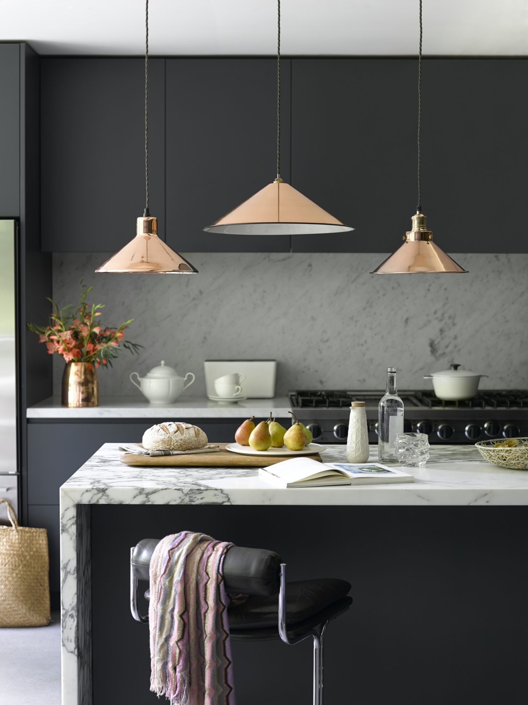 decoracao-de-cozinha-preta-e-branca