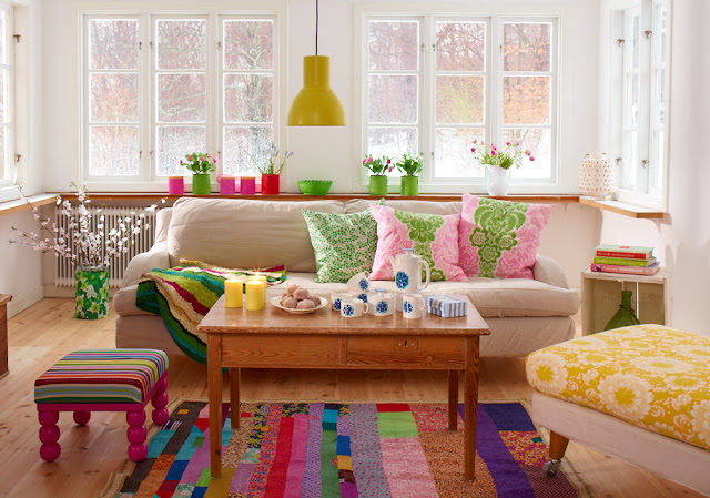 decoracao-de-sala-com-tapete-colorido