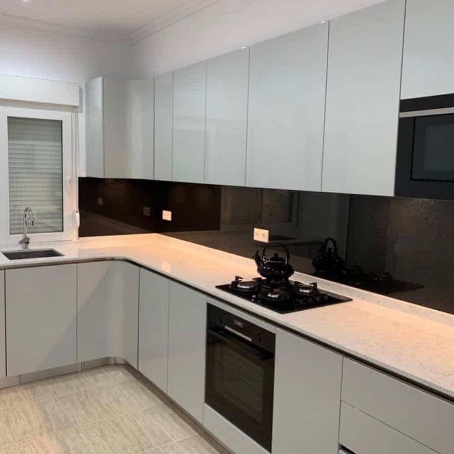 decoracao-de-cozinha-preta-e-branca