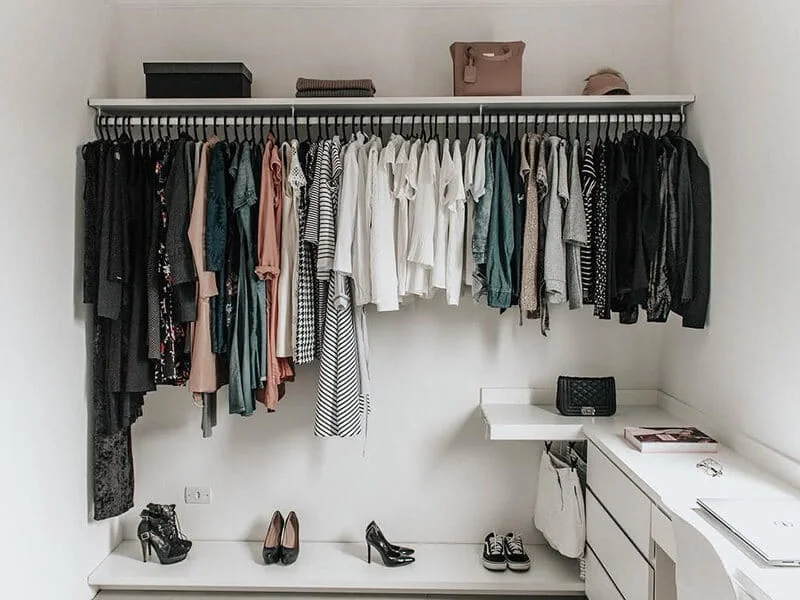 como-organizar-um-closet-pequeno