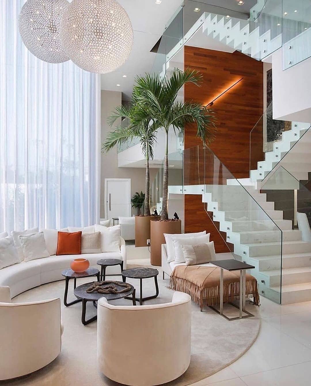 Sala com escada: 60 ideias e soluções ...