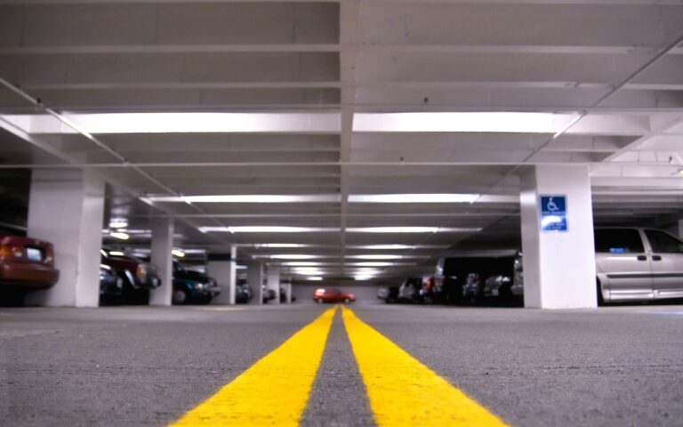 O piso que você escolhe para sua garagem é determinante para o seu bem-estar, mas muita gente só escolhe pela aparência.