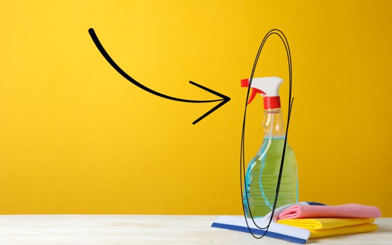 Aprenda a receita caseira de um dos produtos mais poderosos para a limpeza doméstica: o flotador.