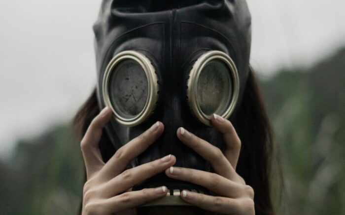 Já foi muito comum antigamente, mas essa tinta representa um veneno na parede da sua casa; veja qual é e aprenda o que fazer.