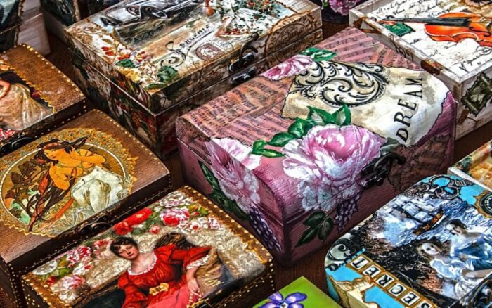 Aprenda como criar uma caixa de memória na sua casa e entenda como ela pode te ajudar de várias maneiras diferentes.