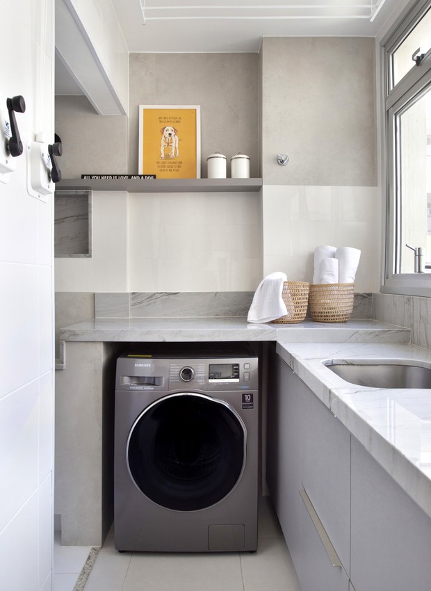banheiro-pequeno-com-maquina-de-lavar