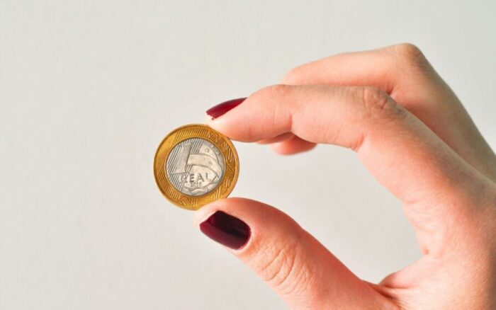 Tem gente achando mais de R$ 5 mil em cofrinho antigo da casa